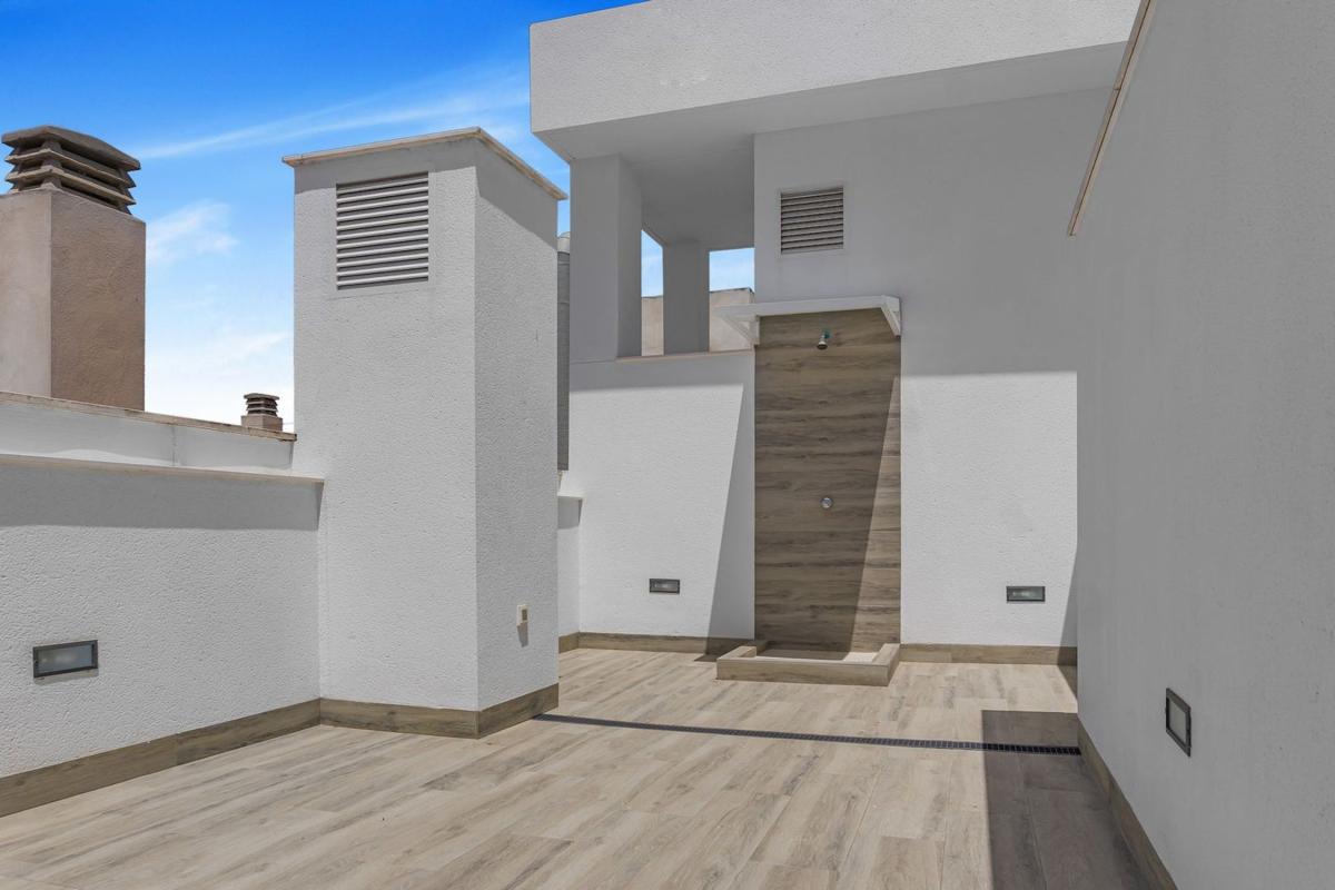 Venta de duplex en Dúplex en Calle Vicente Blasco Ibáñez, 111, Las Piscinas Naturales, Torrevieja, Torrevieja photo 4