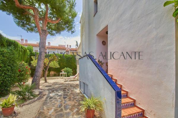 Casa o chalet independiente en Nou Nazaret - Frank Espinós, San Juan de Alicante thumbnail 3