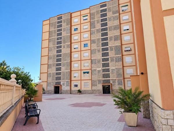 Venta de piso en Piso en Calle Indalecio Prieto, 14, Plà del Bon Repòs-La Goteta, Alicante / Alacant, Alicante / Alacant
photo 1