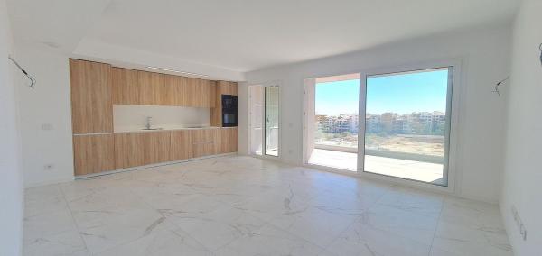 Sprzedaż mieszkania w Punta Prima, Torrevieja
thumbnail 2