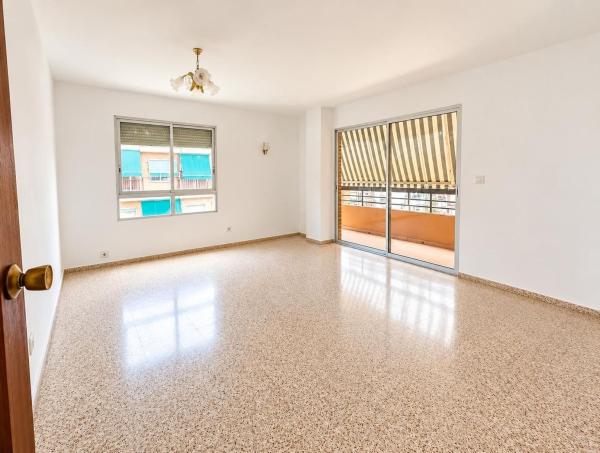 Продажа квартиры на Piso en Calle de los Doscientos, Benalúa, Alicante / Alacant, Аликанте / Алакант
photo 1
