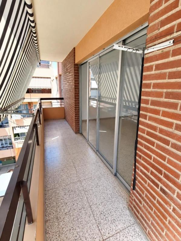 Venta de piso en Piso en Calle de los Doscientos, Benalúa, Alicante / Alacant, Alicante / Alacant
 photo 2