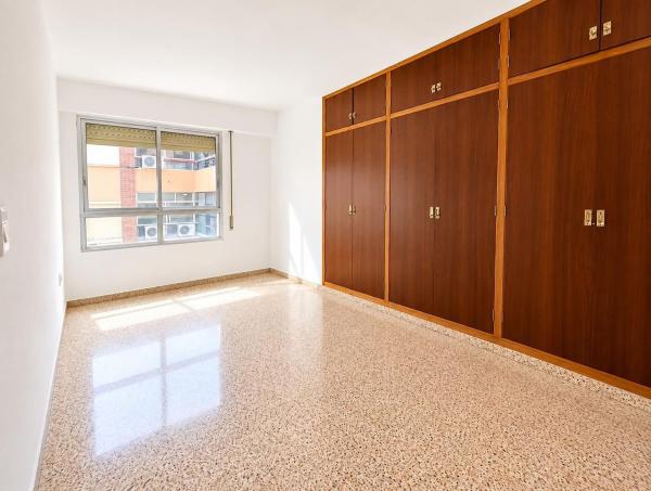 Продажа квартиры на Piso en Calle de los Doscientos, Benalúa, Alicante / Alacant, Аликанте / Алакант
 photo 4