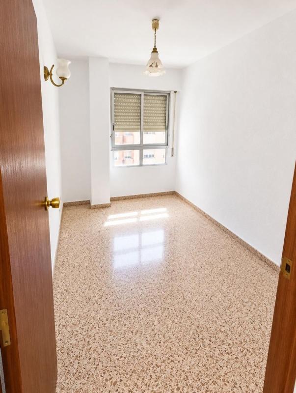 Venta de piso en Piso en Calle de los Doscientos, Benalúa, Alicante / Alacant, Alicante / Alacant
 photo 5