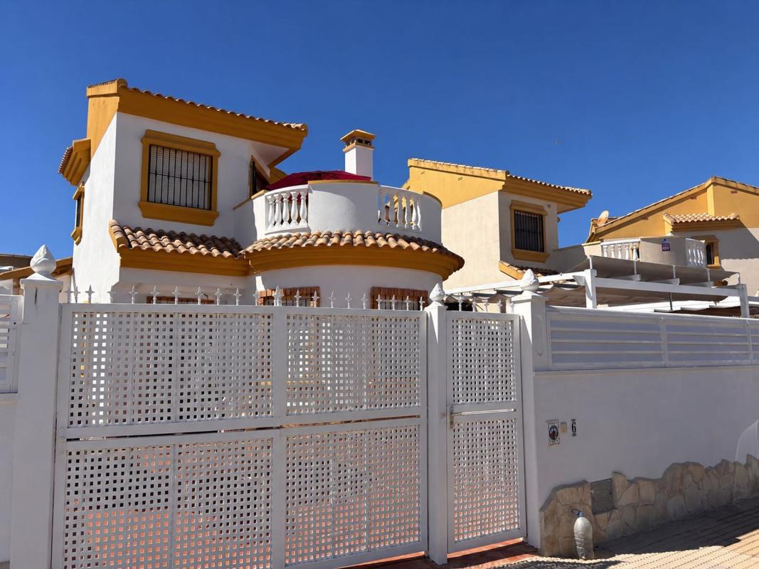 Properties for sale and rent in Spain photo 4