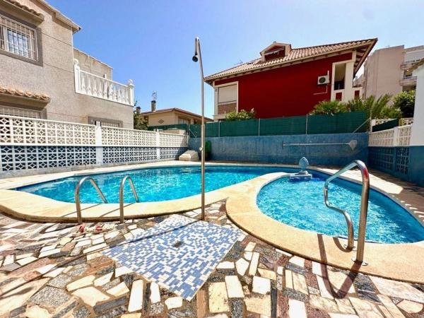 Chalet adosado en Calle Matilde Peñaranda, 25, Nueva Torrevieja, Torrevieja photo 1