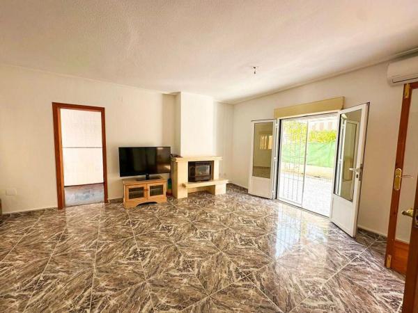 Chalet adosado en Calle Matilde Peñaranda, 25, Nueva Torrevieja, Torrevieja photo 3