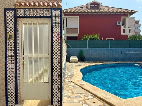 Chalet adosado en Calle Matilde Peñaranda, 25, Nueva Torrevieja, Torrevieja photo 4