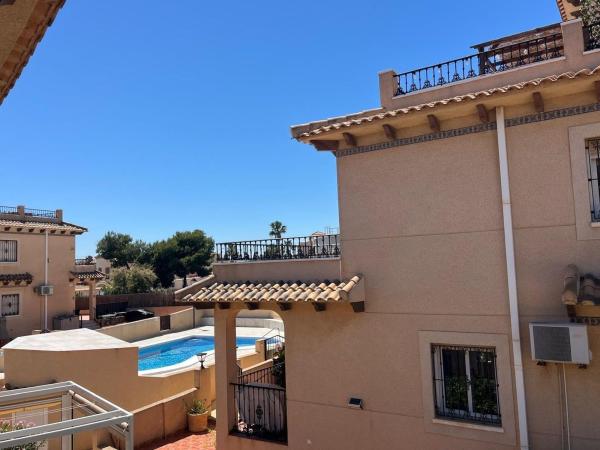 Chalet adosado en Calle Aracena, Blue Lagoon - Galán, San Miguel de Salinas photo 1