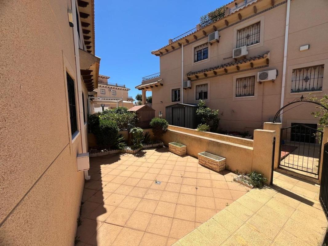 Properties for sale and rent in Spain photo 4