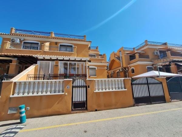 Дуплекс на продажу в Dúplex en Parque Acuático - Sector 25, Torrevieja, Торревьеха photo 1