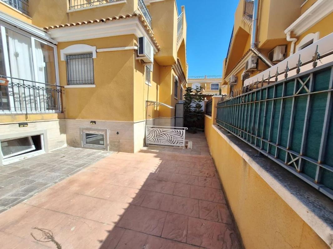 Продажа дуплекса на Dúplex en Parque Acuático - Sector 25, Torrevieja, Торревьеха photo 5