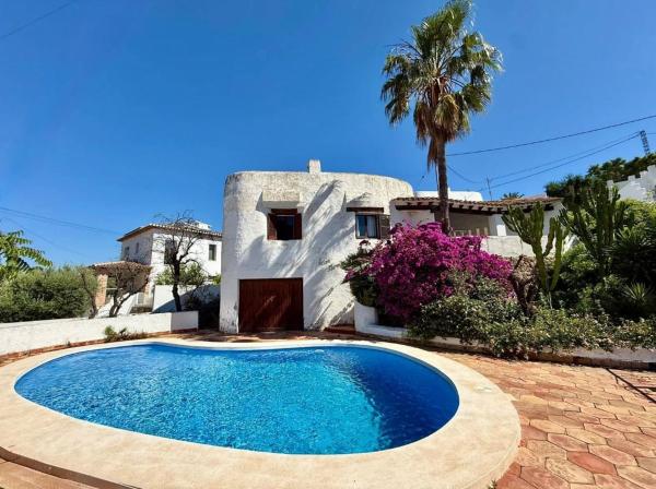Independent chalet for sale in Casa o chalet en El Montgó, Denia, Denia
 photo 1