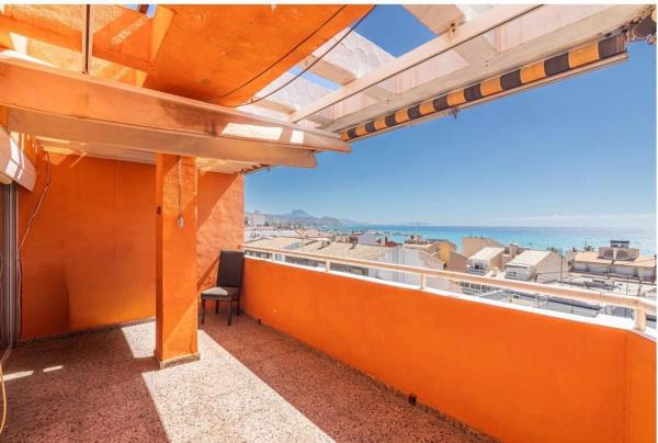 Аттик на продажу в Ático en Calle Sant Bartomeu, Campello Playa, El Campello, Эль Кампельо photo 1