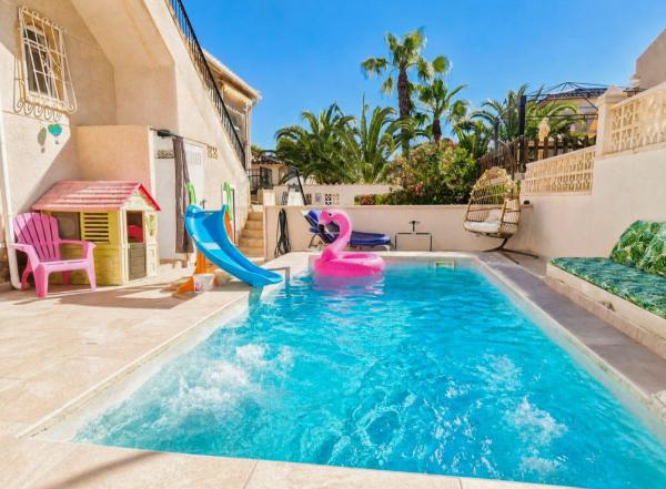 Independent chalet for sale in Casa o chalet en Calle Comillas, Blue Lagoon - Galán, San Miguel de Salinas, San Miguel de Salinas
photo 1