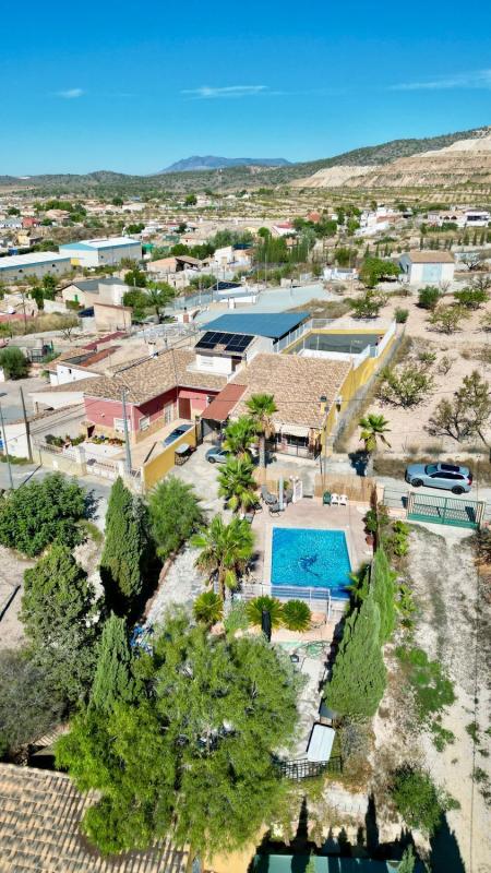 Propiedades en venta y alquiler en España photo 1