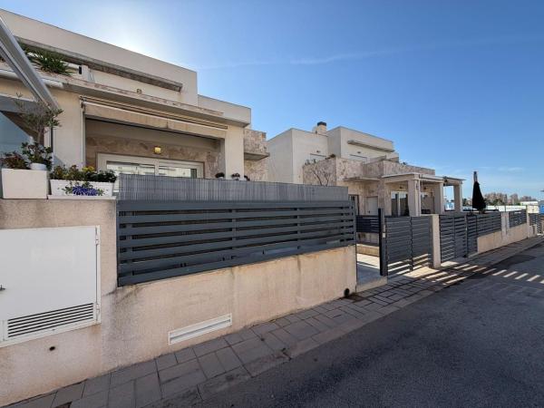Chalet adosado en Parque Acuático - Sector 25, Torrevieja photo 2