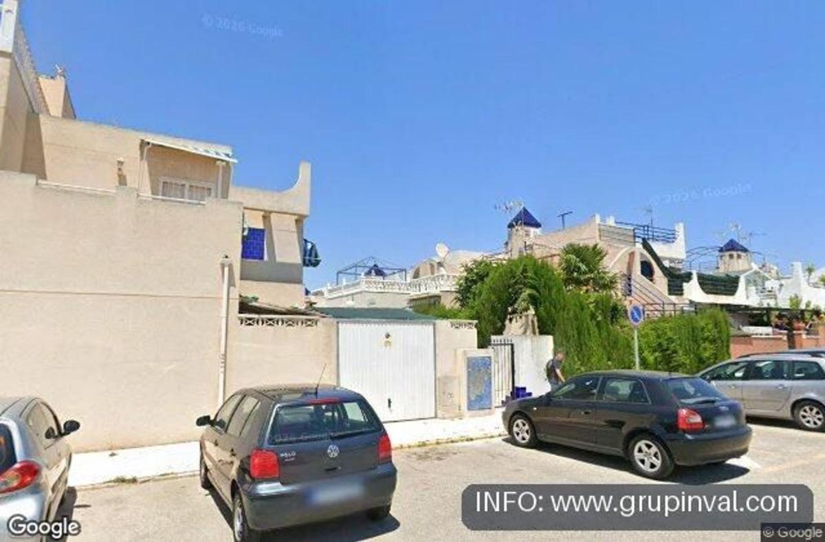 Продажа квартиры на Piso en Urbanización Doña Inés, La Siesta - El Salado - Torreta, Torrevieja, Торревьеха
photo 2