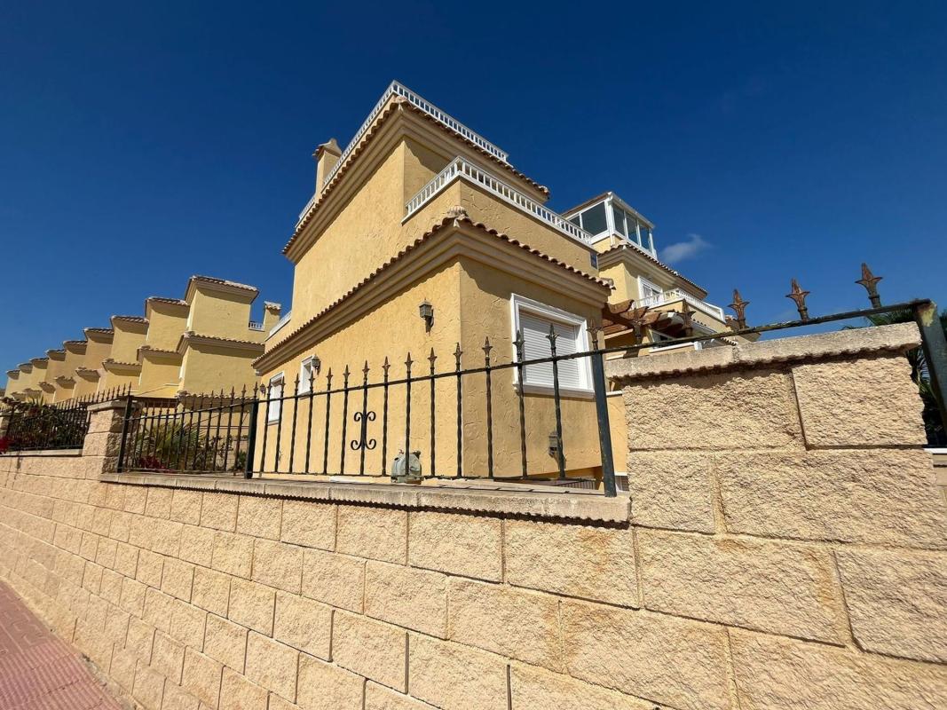 Properties for sale and rent in Spain photo 1