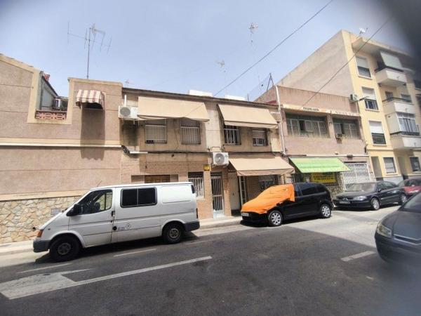 Продажа квартиры на Piso en Calle Gaspar Quiles Pascual, Carrús Este, Elche / Elx, Эльче / Эльх
thumbnail 3