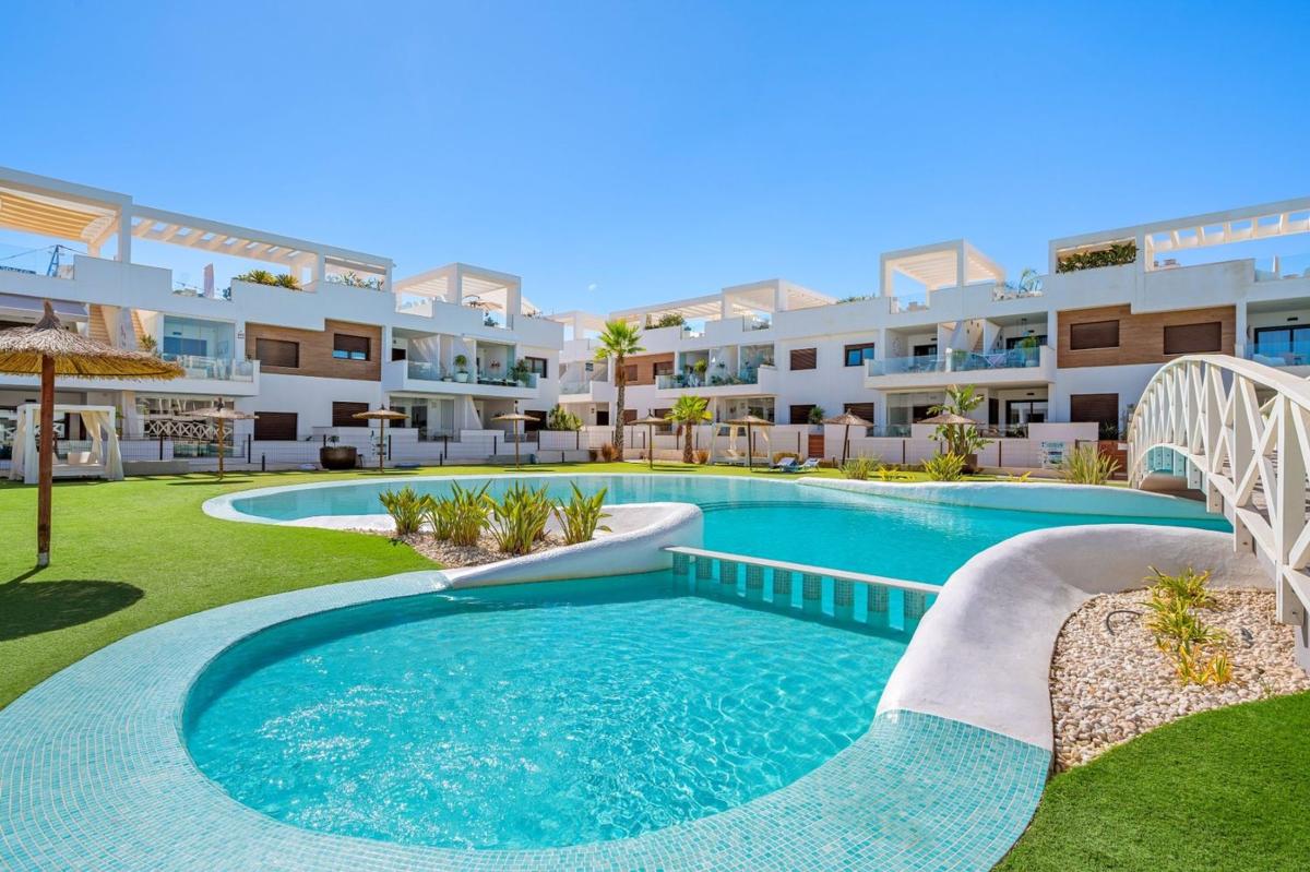 Sprzedaż mieszkania w Piso en Los Balcones - Los Altos del Edén, Torrevieja, Torrevieja
photo 1
