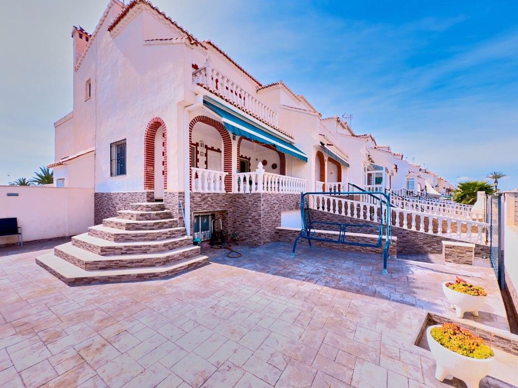 Sprzedaż niezależnego domku jednorodzinnego w Casa o chalet en La Siesta - El Salado - Torreta, Torrevieja, Torrevieja photo 1