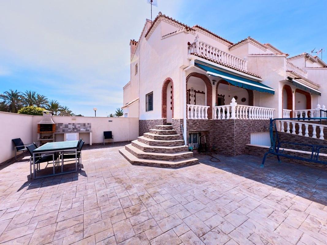Sprzedaż niezależnego domku jednorodzinnego w Casa o chalet en La Siesta - El Salado - Torreta, Torrevieja, Torrevieja photo 2
