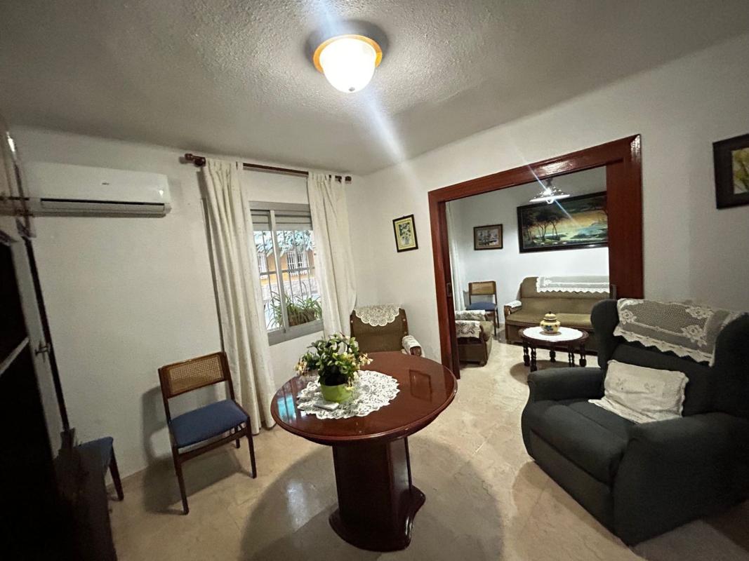 Продажа квартиры на Piso en Calle Matemático Romero, Virgen del Remedio - Parque lo Morant, Alicante / Alacant, Аликанте / Алакант
photo 1