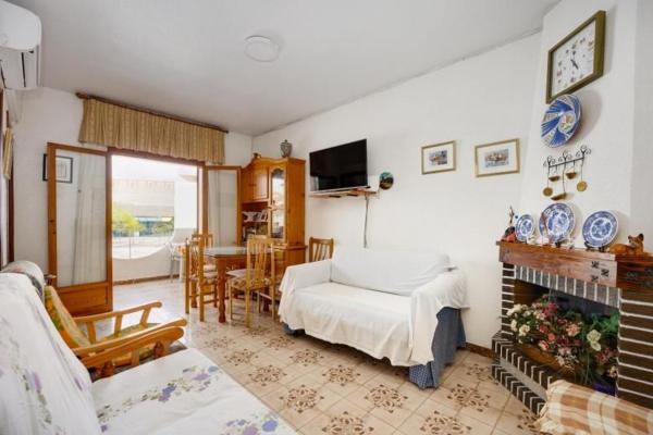 Продажа квартиры на Piso en Calle Urbano Arregui, El Acequión, Torrevieja, Торревьеха
thumbnail 3