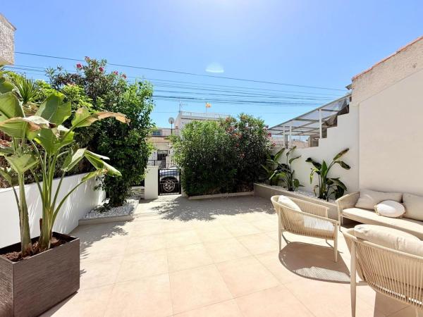 Chalet pareado en Avenida de las Grullas, La Siesta - El Salado - Torreta, Torrevieja photo 4