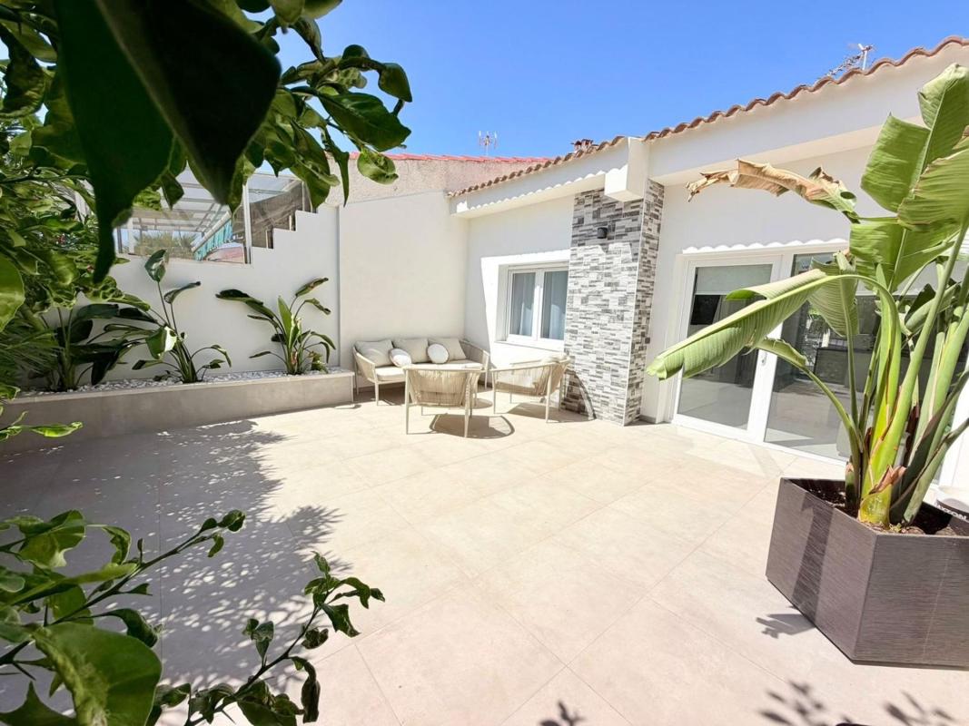 Properties for sale and rent in Spain photo 5