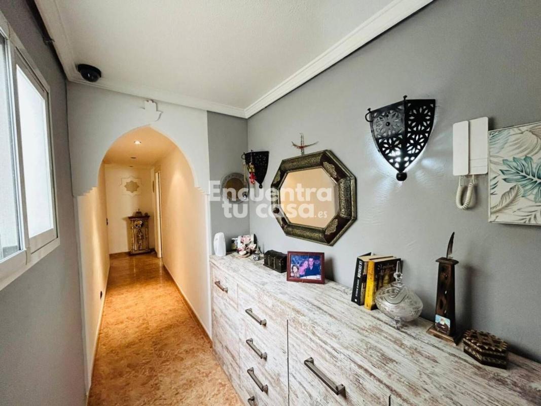 Venta de piso en Piso en Calle de Sella, Pueblo Levante, Benidorm, Benidorm
photo 1