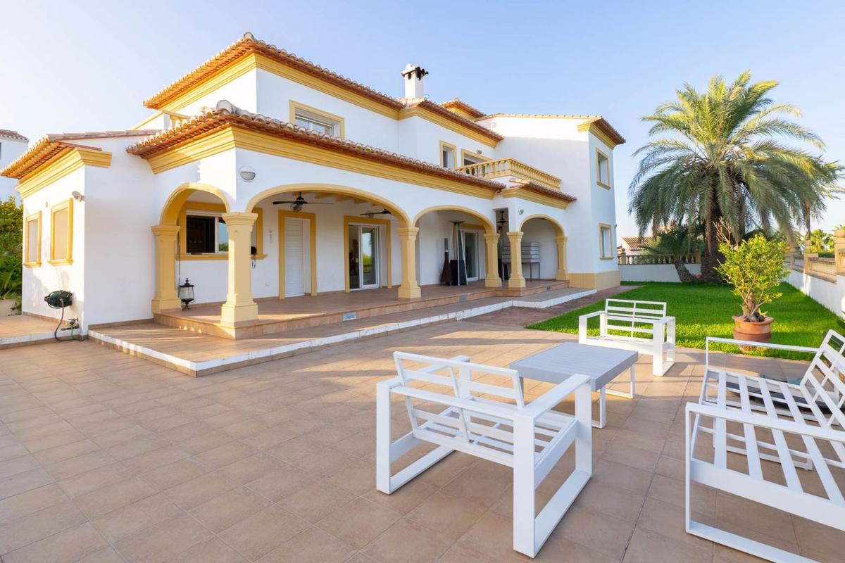 Propiedades en venta y alquiler en España photo 2