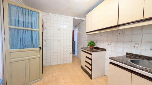 Продажа квартиры на Piso en Carrús Este, Elche / Elx, Эльче / Эльх
thumbnail 2