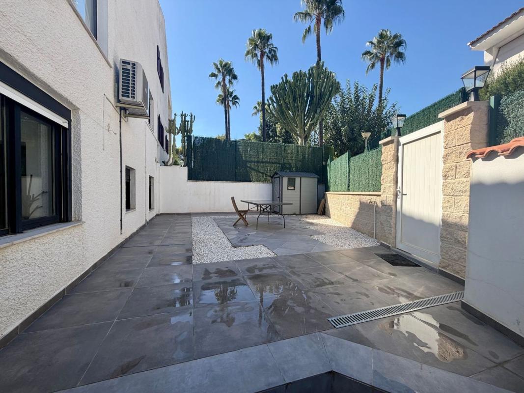 Properties for sale and rent in Spain photo 2