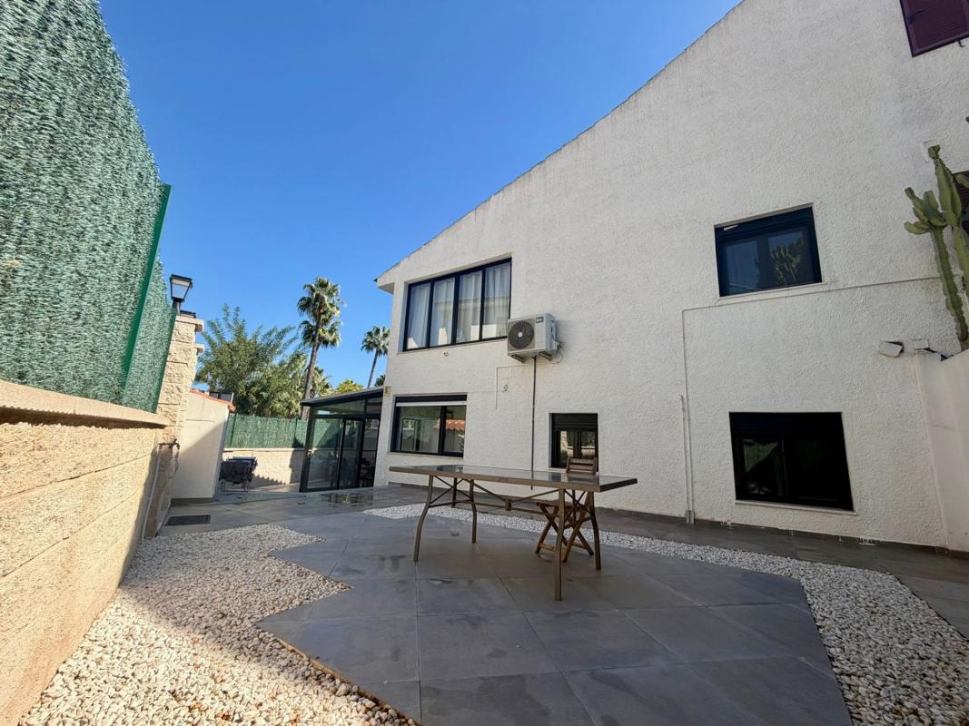 Properties for sale and rent in Spain photo 3