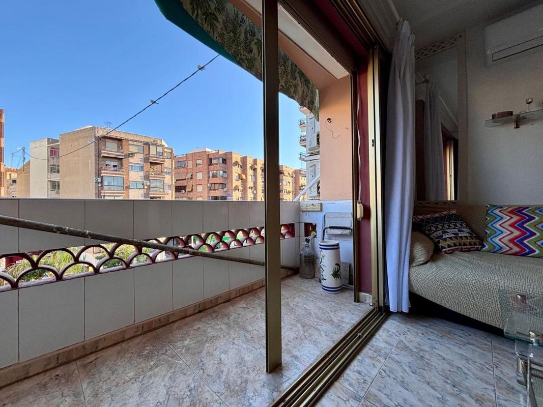 Sale of apartment in Piso en Avenida del Padre Esplá, Plà del Bon Repòs-La Goteta, Alicante / Alacant, Alicante
photo 2