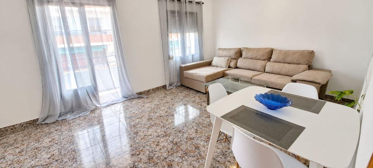 Venta de piso en Piso en Calle Escenógrafo Bernardo Carratalá, Virgen del Remedio - Parque lo Morant, Alicante / Alacant, Alicante / Alacant
photo 3