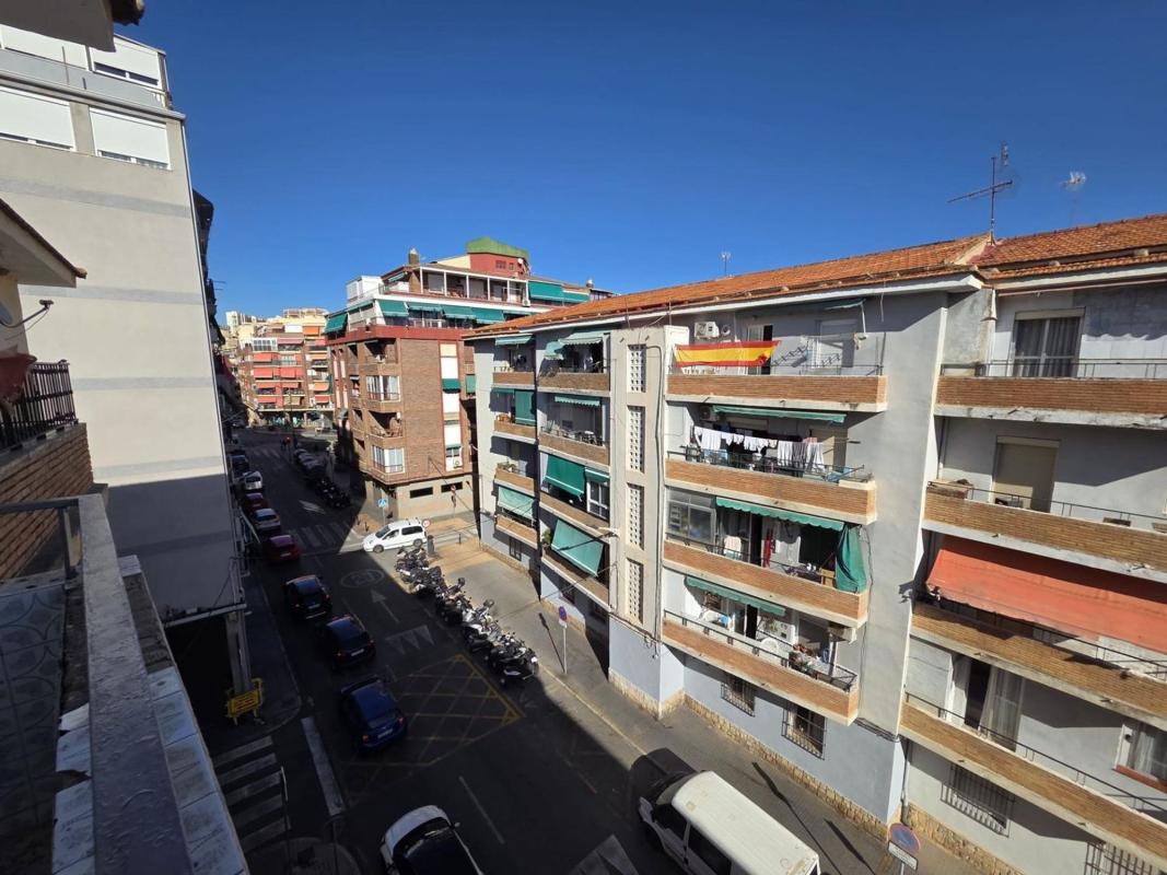 Sprzedaż mieszkania w Piso en Centro Urbano, Benidorm, Benidorm
photo 1