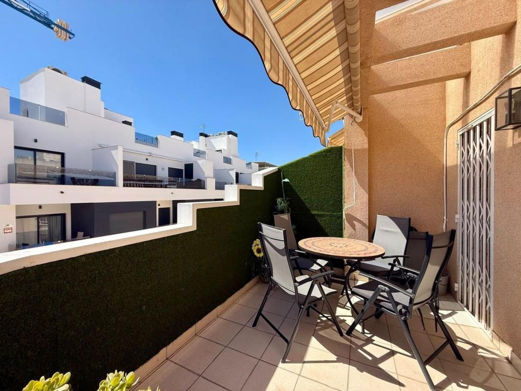 Продажа пентхауса на  Ático en Calle Ramón Gallud, 161, Las Piscinas Naturales, Torrevieja, Торревьеха photo 2