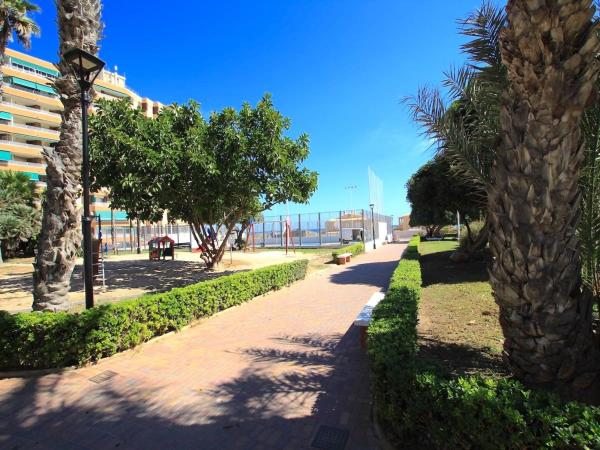 Продажа квартиры на Piso en Calle Alta, Gaspar Perrelló, Torrevieja, Торревьеха
thumbnail 2