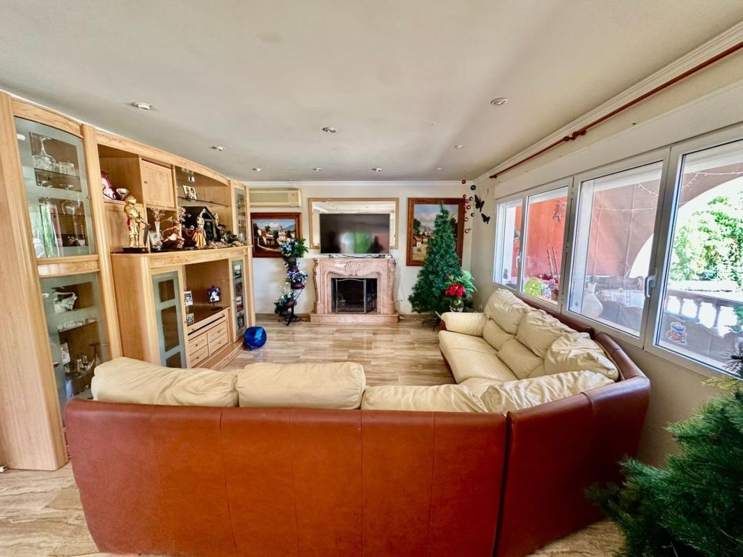 Properties for sale and rent in Spain photo 4