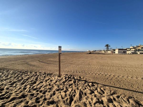 Продажа квартиры на Piso en Calle Blasco Ibáñez, Guardamar Playa, Guardamar del Segura, Гуардамар-дель-Сегура
thumbnail 2