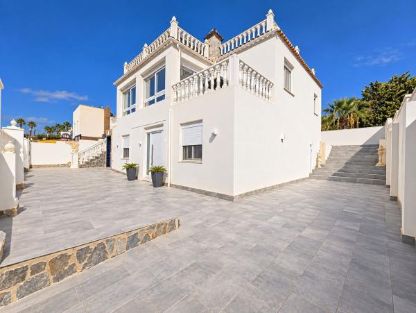 Casa o chalet independiente en Avenida de Elche, Los Balcones - Los Altos del Edén, Torrevieja thumbnail 2