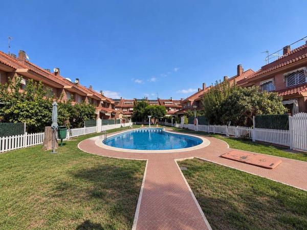 Chalet adosado en Divina Pastora, Alicante / Alacant photo 1