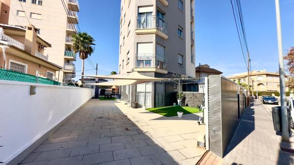 EDIFICIO COMPLETO DE 4 APARTAMENTOS MATERIALES DE ALTA CALIDAD Y RENTABILIDAD SEGURA thumbnail 3
