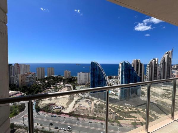 Продажа квартиры на Piso en Calle Presidente Adolfo Suárez, Pueblo Poniente, Benidorm, Бенидорм
photo 1