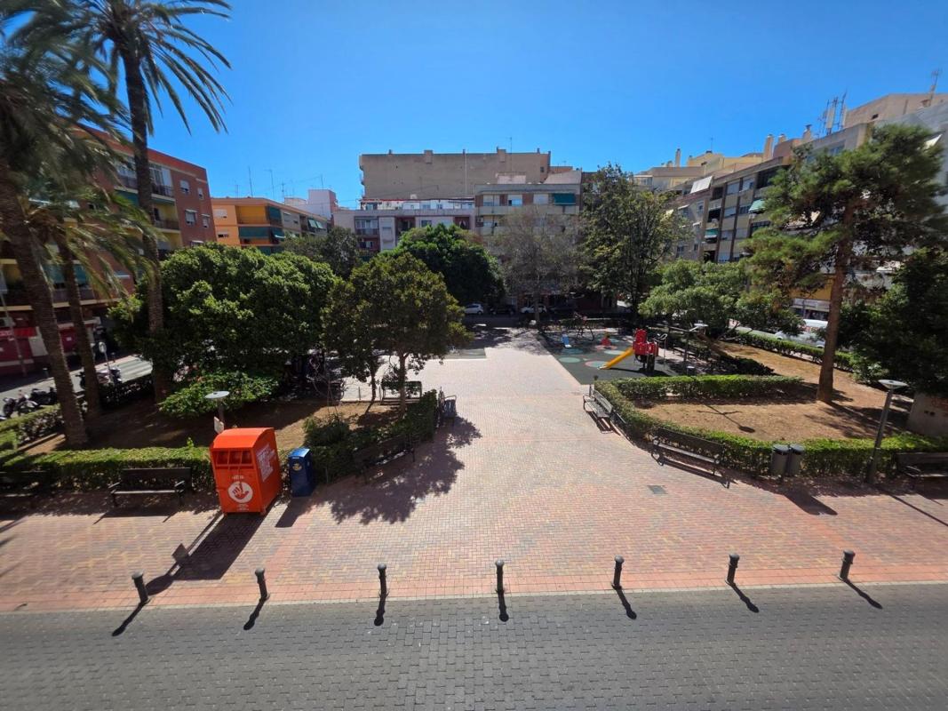 Sprzedaż mieszkania w Piso en Plaza Joaquín María López, Los Ángeles, Alicante / Alacant, Alicante / Alacant
photo 1