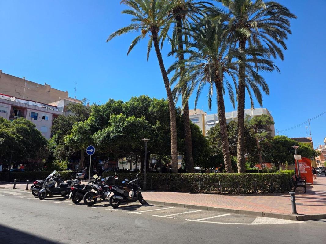 Sprzedaż mieszkania w Piso en Plaza Joaquín María López, Los Ángeles, Alicante / Alacant, Alicante / Alacant
photo 3