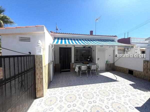 Chalet adosado en Torretas s/n, La Siesta - El Salado - Torreta, Torrevieja photo 1